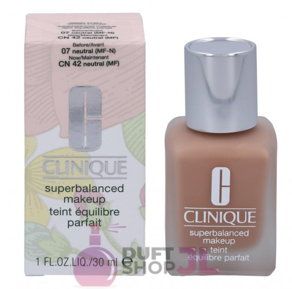 Clinique Superbalanced Makeup